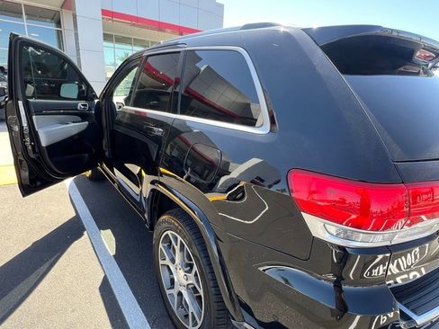 Used 2018 Jeep Grand Cherokee Limited RWD image 3