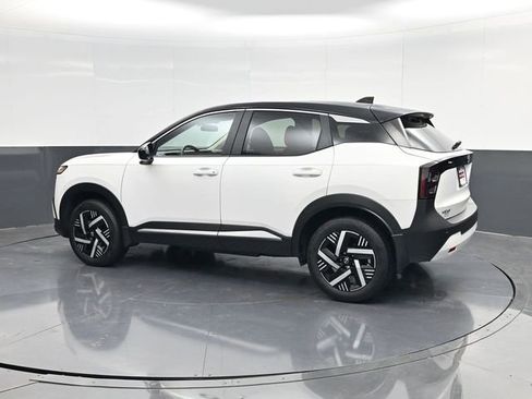 Used 2025 Nissan Kicks SV image 5