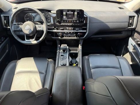 Certified 2025 Nissan Pathfinder SL AWD/4WD image 26