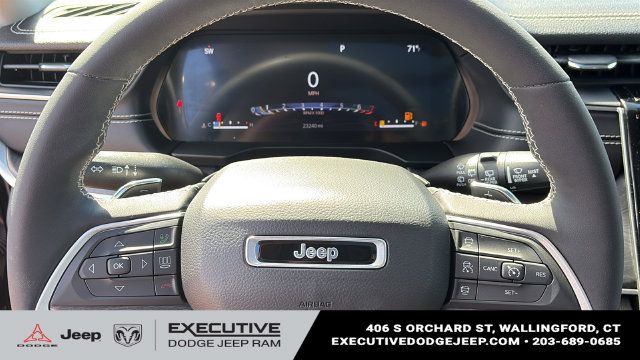 Used 2023 Jeep Grand Cherokee L Limited AWD/4WD image 12
