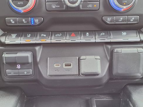 Used 2022 GMC Sierra 3500 Denali w/ Denali Ultimate Package AWD/4WD image 33