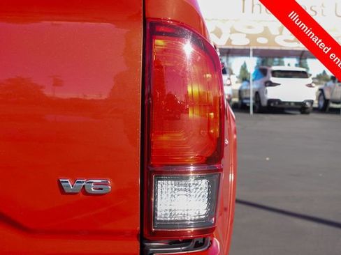 Certified 2018 Toyota Tacoma TRD Sport image 10