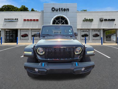 Used 2024 Jeep Wrangler Unlimited AWD/4WD image 9