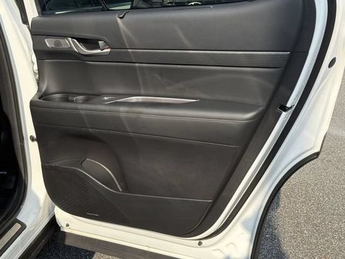 Used 2024 Hyundai Palisade Limited FWD image 16
