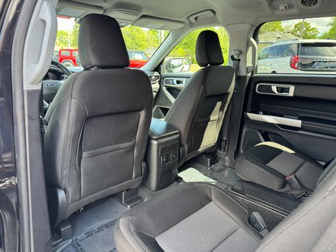 Used 2022 Ford Explorer XLT RWD image 13