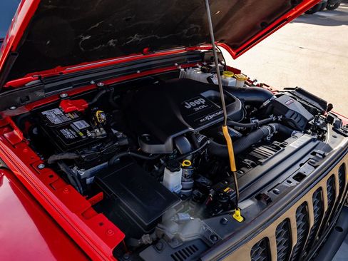 Used 2022 Jeep Gladiator Sport image 39