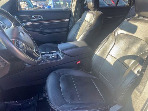 Used 2018 Ford Explorer Limited AWD/4WD image 13