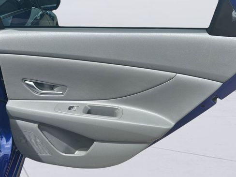 Used 2025 Hyundai Elantra SEL FWD image 23