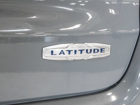 Used 2024 Jeep Compass Latitude AWD/4WD image 27