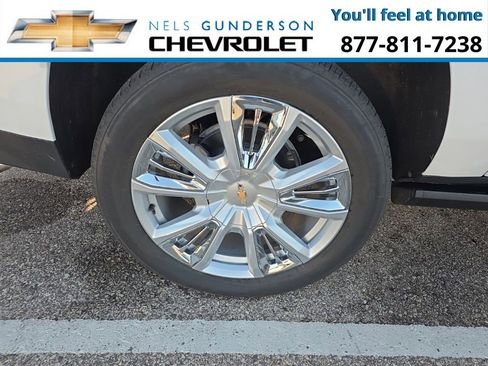 Certified 2024 Chevrolet Suburban High Country w/ Advanced Technology Package image 9