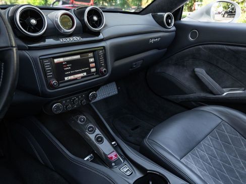 Used 2015 Ferrari California T image 32