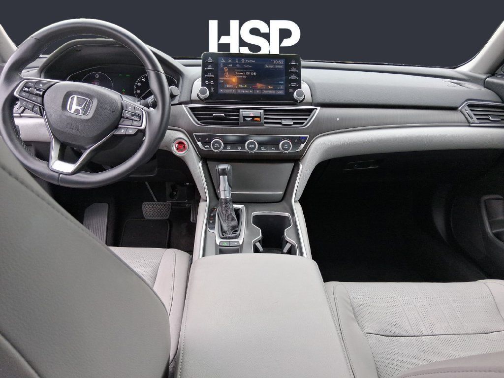 Used 2018 Honda Accord Touring image 10