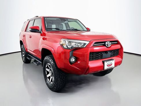 Certified 2022 Toyota 4Runner SR5 Premium w/ Moonroof Package AWD/4WD image 3