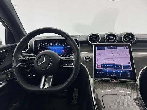 Used 2024 Mercedes-Benz GLC 300 4MATIC image 3