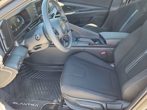Used 2026 Hyundai Elantra Sport FWD image 11