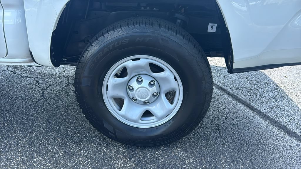 Used 2022 Toyota Tacoma SR AWD/4WD image 9