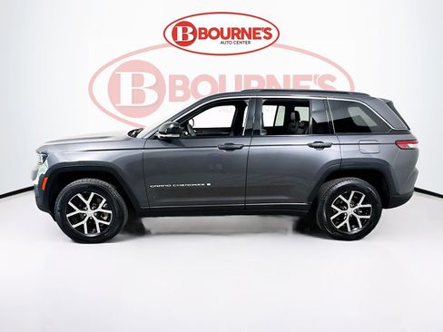 Used 2024 Jeep Grand Cherokee Limited w/ Trailer Tow Package AWD/4WD image 8