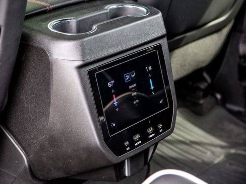 Used 2025 GMC Yukon AT4 Ultimate AWD/4WD image 22