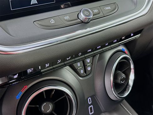 New 2025 Chevrolet Blazer LT w/ Convenience Package image 16