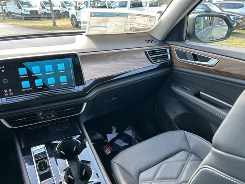 New 2026 Volkswagen Atlas SE image 11