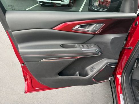 Used 2024 Chevrolet Traverse RS w/ LPO, Floor Liner Package AWD/4WD image 10