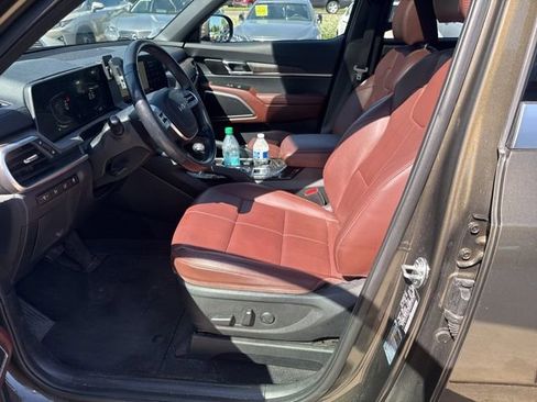 Used 2024 Kia Telluride EX w/ EX Captain's Chair Package AWD/4WD image 7