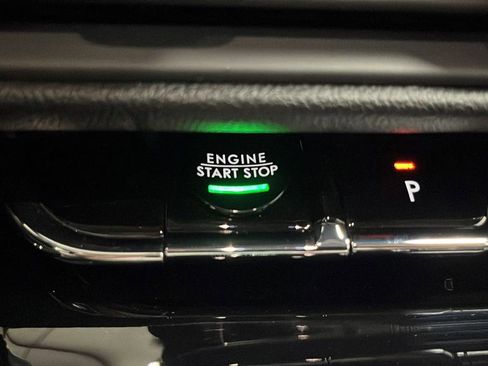 Used 2025 Lincoln Corsair Reserve image 22