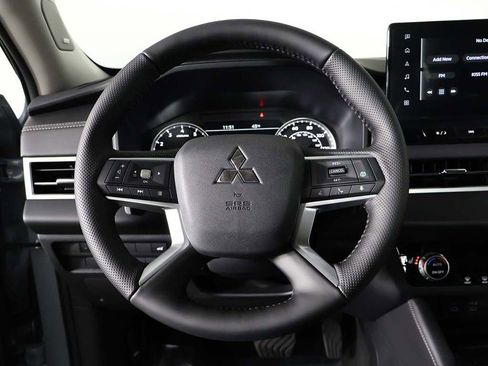 New 2026 Mitsubishi Outlander SE FWD image 37