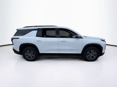 New 2026 Chevrolet Traverse LT w/ Driver Confidence Package AWD/4WD image 5