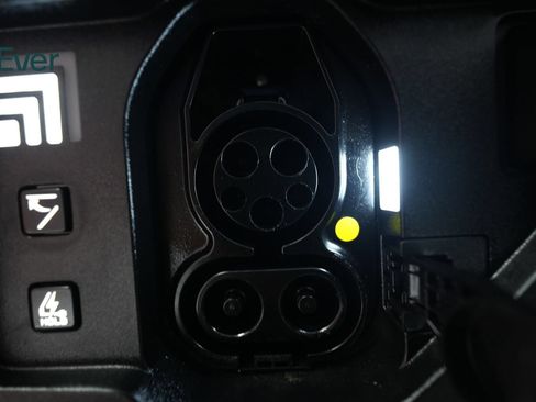 Used 2024 Kia EV9 GT-Line AWD/4WD image 10