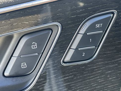 Used 2022 Audi Q8 Premium Plus image 18