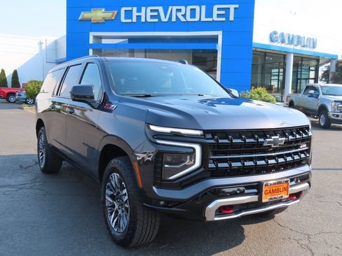 Used 2025 Chevrolet Suburban Z71 AWD/4WD image 1