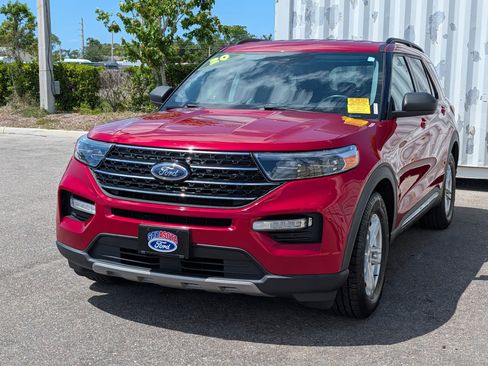 Used 2020 Ford Explorer XLT w/ Equipment Group 202A image 7
