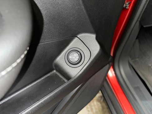 Certified 2023 GMC Terrain SLE w/ Driver Convenience Package image 9