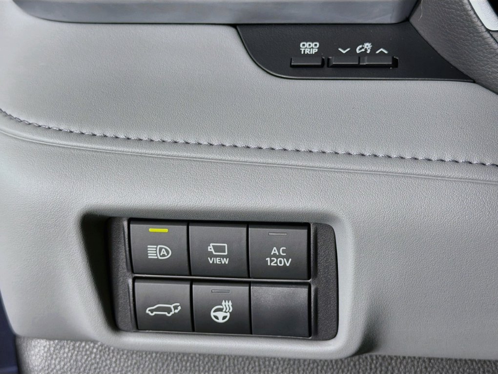 New 2026 Toyota Highlander Limited AWD/4WD image 14