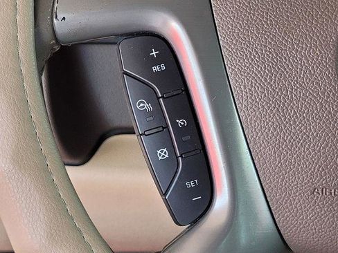 Used 2012 Chevrolet Avalanche LTZ RWD image 24
