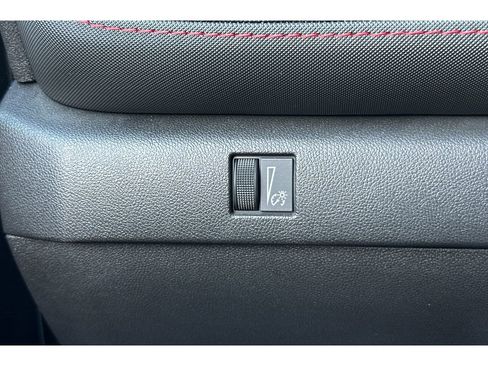 Used 2024 Chevrolet Colorado Z71 w/ Safety Package image 41