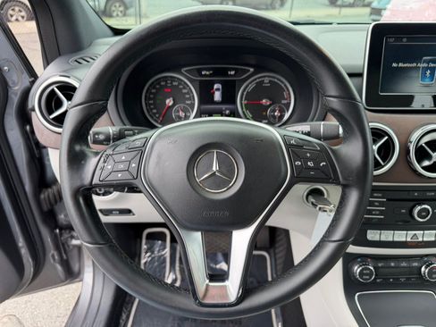 Used 2017 Mercedes-Benz B 250e image 11