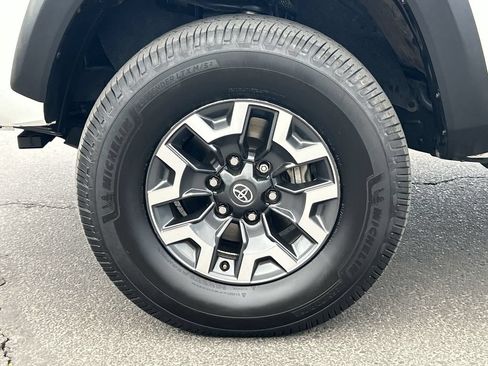 Used 2023 Toyota Tacoma TRD Off-Road AWD/4WD image 32