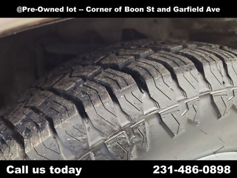 Used 2004 Toyota Land Cruiser AWD/4WD image 11