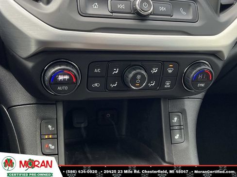 Used 2019 GMC Acadia SLE image 22