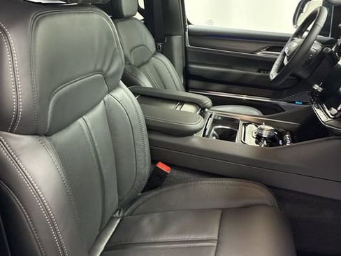 Used 2026 Jeep Grand Wagoneer Summit image 33
