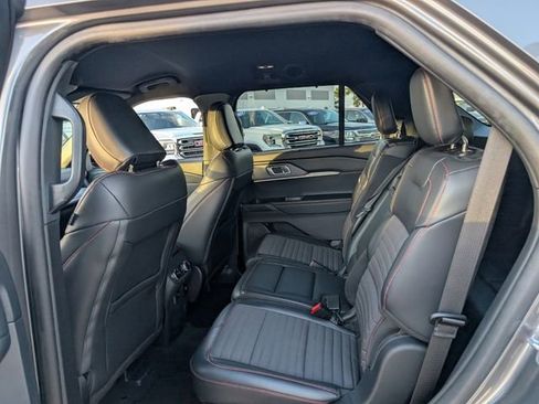Used 2025 Ford Explorer ST-Line w/ Premium Package image 8