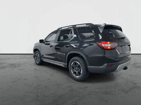 Used 2024 Honda Pilot TrailSport image 9