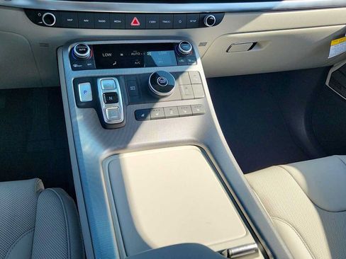 Used 2025 Hyundai Palisade Calligraphy FWD image 18