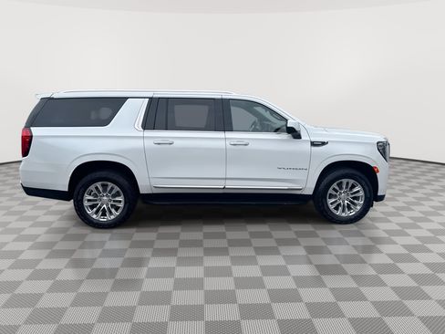 Certified 2022 GMC Yukon XL SLT w/ Max Trailering Package AWD/4WD image 9