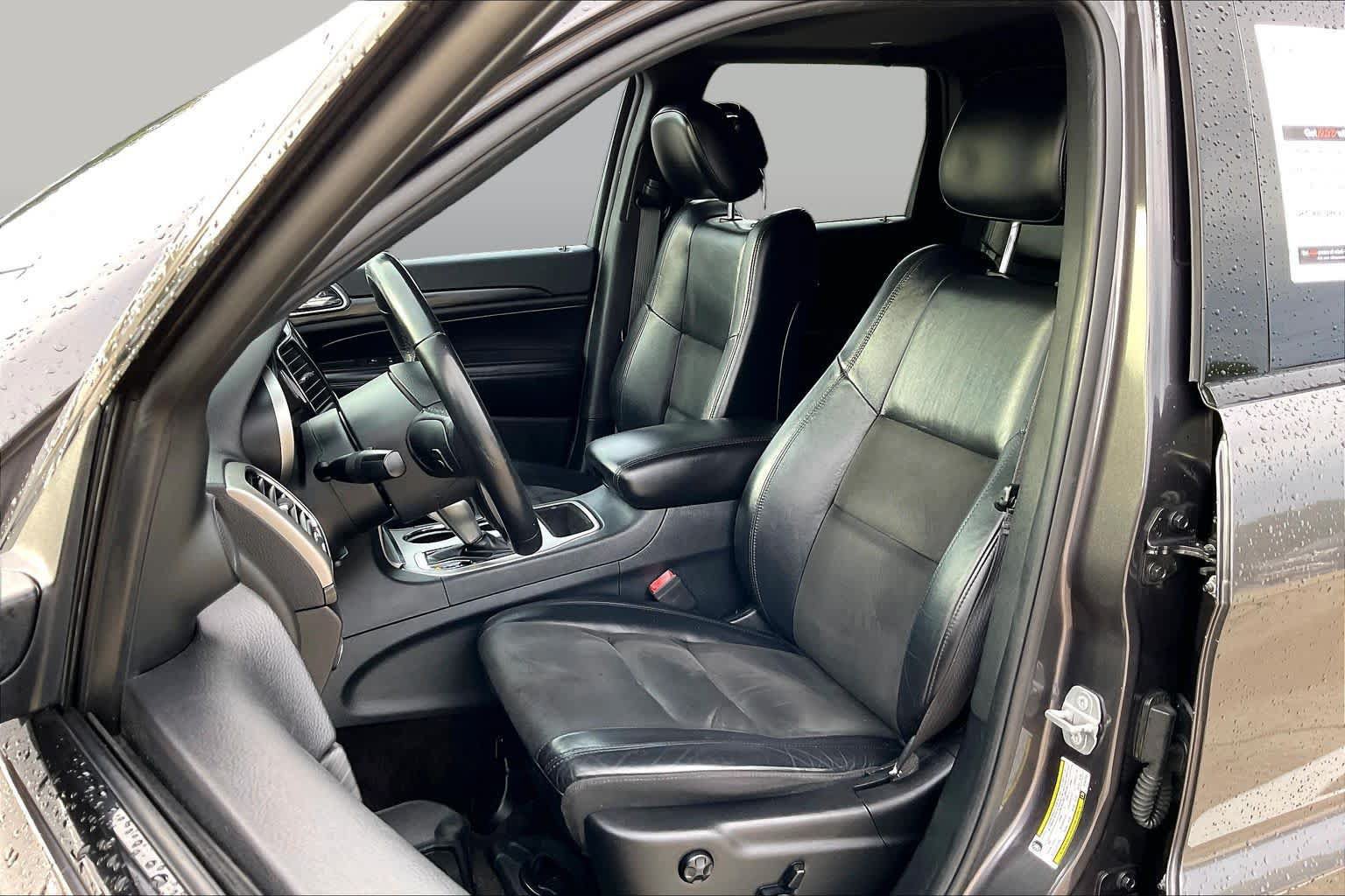 Used 2019 Jeep Grand Cherokee Altitude AWD/4WD image 8