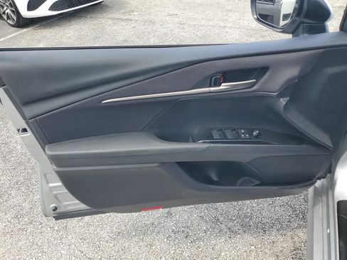 Used 2025 Toyota Camry LE image 9