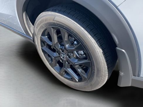 Used 2025 Honda HR-V Sport image 17