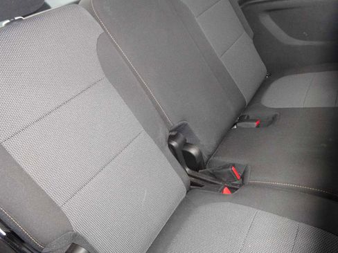 Used 2019 Chevrolet Traverse LT image 12